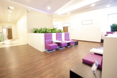 waiting room medicover dental budapest